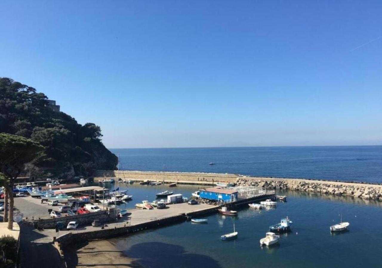 Апартаменты Relais Del Mare Con Terrazza Fronte Mare Free Parking Масса-Лубренсе Экстерьер фото