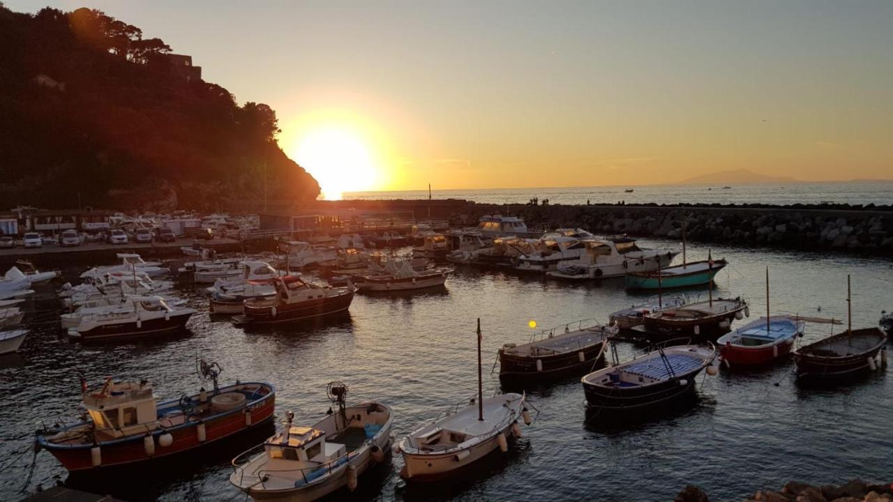 Апартаменты Relais Del Mare Con Terrazza Fronte Mare Free Parking Масса-Лубренсе Экстерьер фото
