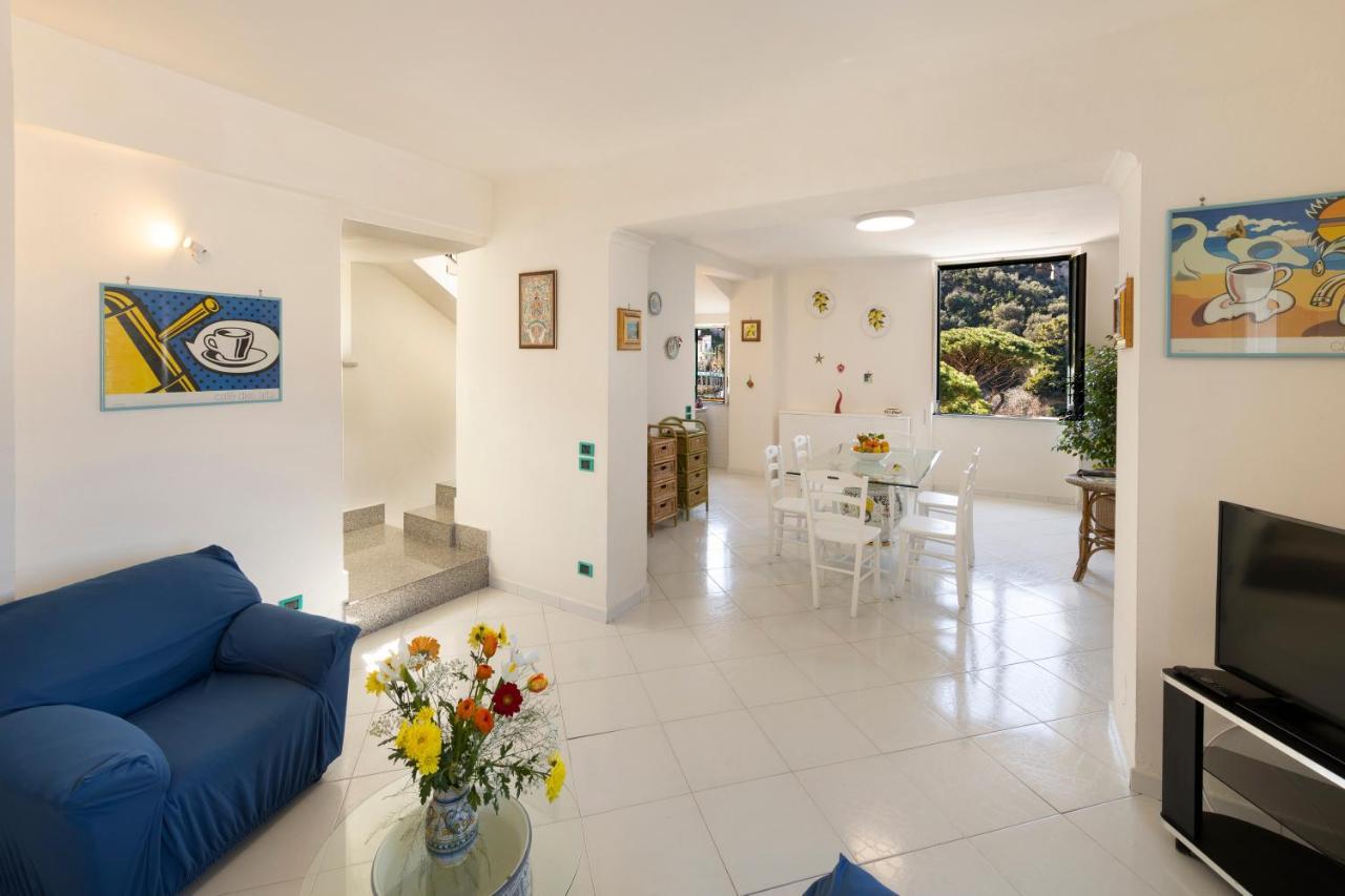 Апартаменты Relais Del Mare Con Terrazza Fronte Mare Free Parking Масса-Лубренсе Экстерьер фото