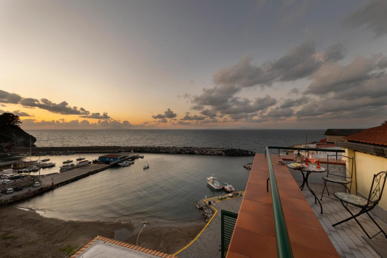 Апартаменты Relais Del Mare Con Terrazza Fronte Mare Free Parking Масса-Лубренсе Экстерьер фото