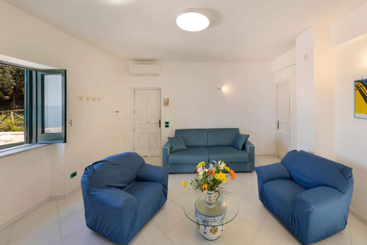 Апартаменты Relais Del Mare Con Terrazza Fronte Mare Free Parking Масса-Лубренсе Экстерьер фото