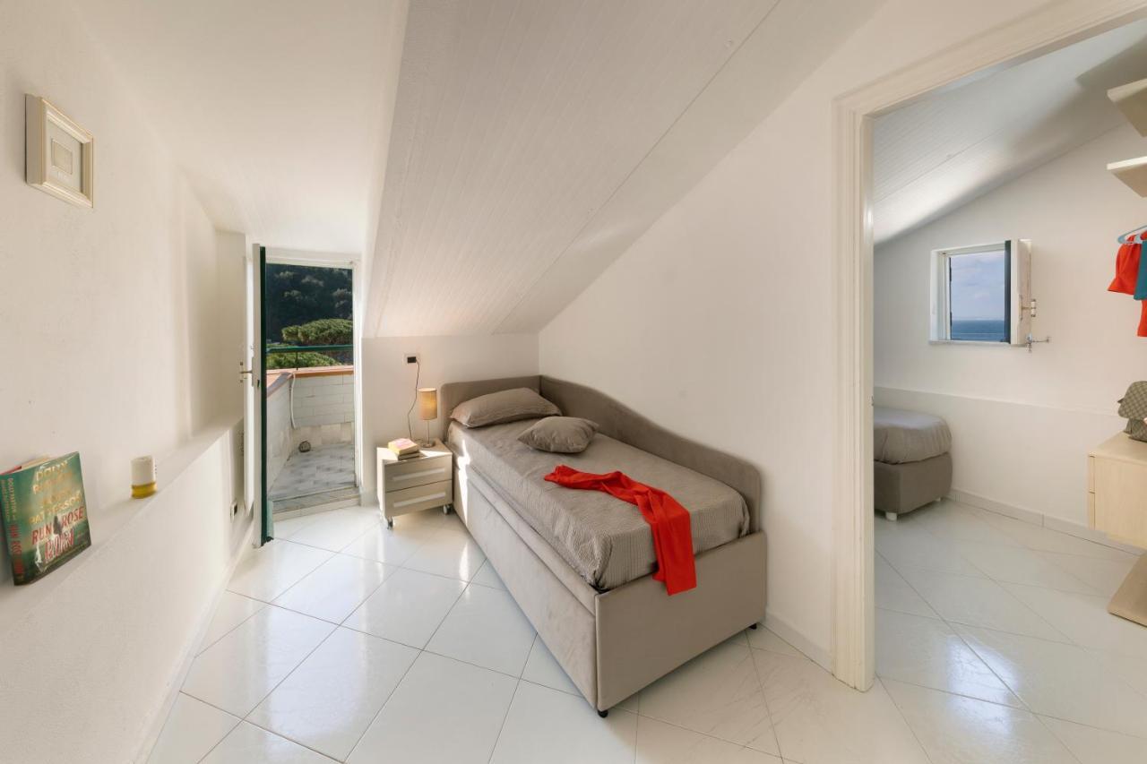 Апартаменты Relais Del Mare Con Terrazza Fronte Mare Free Parking Масса-Лубренсе Экстерьер фото