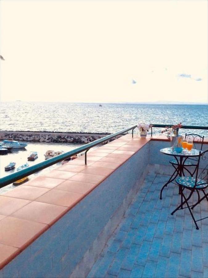 Апартаменты Relais Del Mare Con Terrazza Fronte Mare Free Parking Масса-Лубренсе Экстерьер фото